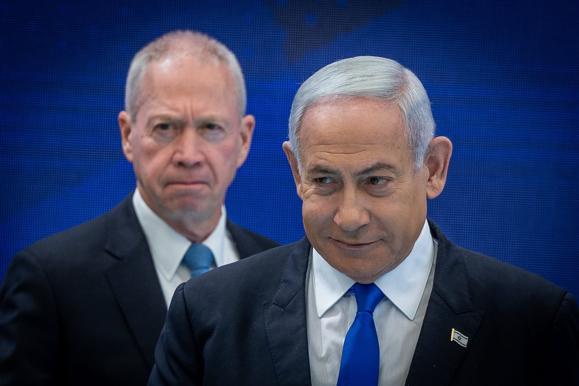 Netanyahu Dismisses Defense Minister Over "Trust Issues"